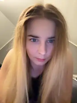 Snapshot of ellieen chatting on November 9, 2025, 9:57 pm ellieen online show from November 9, 2025, 9:57 pm