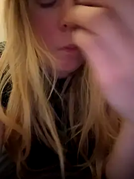 Snapshot of ellieen chatting on November 22, 2025, 11:15 pm ellieen online show from November 22, 2025, 11:15 pm