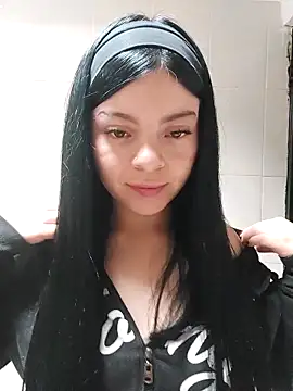 LunaJacobs online show from May 4, 2026, 2:24 pm