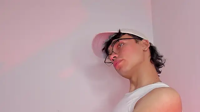 JoeCollins  online show from September 18, 2025, 4:25 am