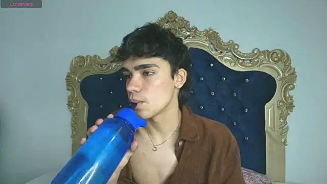 JoeCollins  online show from October 23, 2025, 9:13 pm