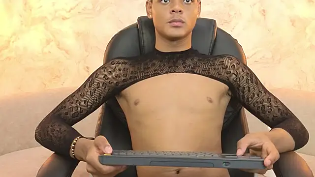 Snapshot of Valentino_Thompson chatting on September 11, 2025, 7:58 pm Valentino Thompson online show from September 11, 2025, 7:58 pm