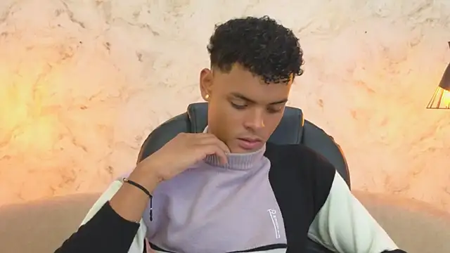 Valentino Thompson online show from October 24, 2025, 7:54 pm