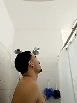 Jadriel23 online show from October 8, 2025, 6:49 pm