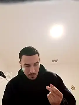 Jadriel23 online show from October 19, 2025, 10:32 pm