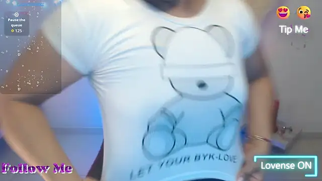 Snapshot of miyu_charlotte chatting on October 14, 2025, 1:28 am miyu charlotte online show from October 14, 2025, 1:28 am