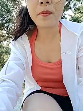 bingxin- online show from September 15, 2025, 2:22 am