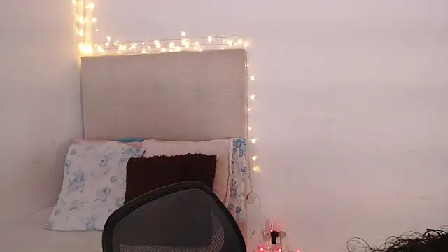 Snapshot of adelen_smith chatting on September 28, 2025, 4:34 pm adelen smith online show from September 28, 2025, 4:34 pm