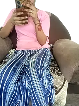 Snapshot of Student_girl2 chatting on September 18, 2025, 4:58 am Student girl2 online show from September 18, 2025, 4:58 am