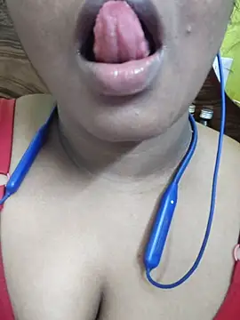 Snapshot of Tamil_Kaamini_Times chatting on November 4, 2025, 1:54 pm Tamil Kaamini Times online show from November 4, 2025, 1:54 pm