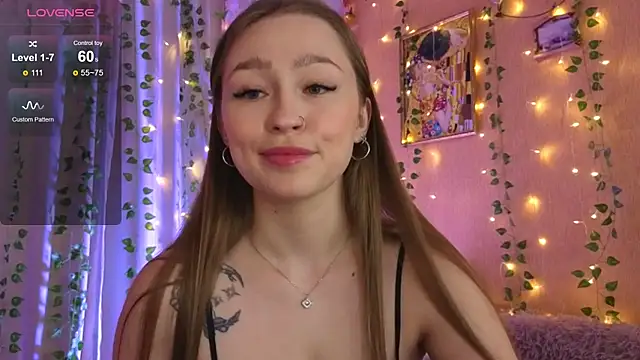 TeaseMeeNow online show from September 13, 2025, 5:02 pm