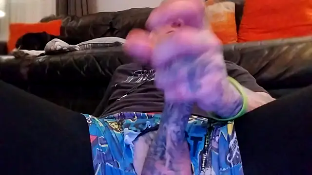 MRTATTWO online show from September 18, 2025, 1:18 am