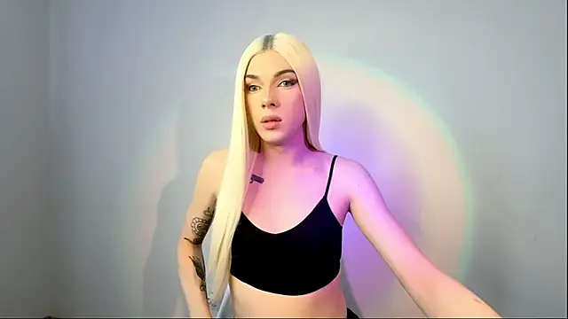 Snapshot of YourTrixie chatting on April 5, 2026, 7:49 am YourTrixie online show from April 5, 2026, 7:49 am