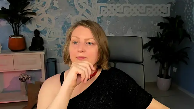 TiffanyBrauny online show from September 10, 2025, 9:20 am