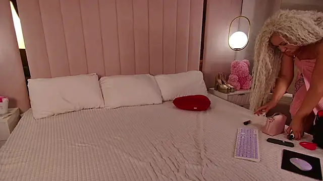 Snapshot of Lilit_1Love chatting on September 10, 2025, 3:56 pm Lilit 1Love online show from September 10, 2025, 3:56 pm