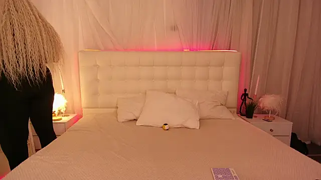 Snapshot of Lilit_1Love chatting on October 1, 2025, 4:35 pm Lilit 1Love online show from October 1, 2025, 4:35 pm