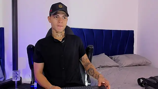 Snapshot of john_mystic chatting on October 9, 2025, 2:20 am john mystic online show from October 9, 2025, 2:20 am