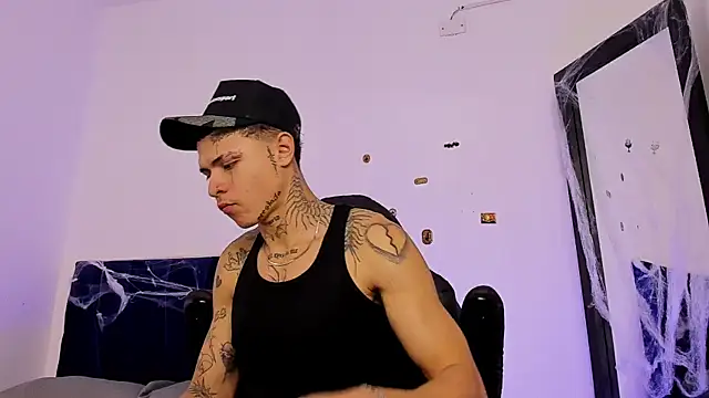 Snapshot of john_mystic chatting on October 15, 2025, 4:23 am john mystic online show from October 15, 2025, 4:23 am