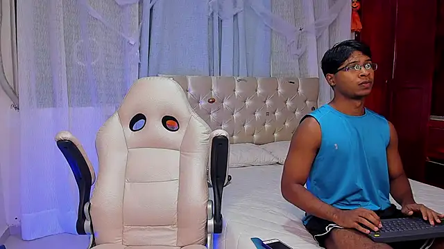 Snapshot of john_mystic chatting on October 17, 2025, 3:10 am john mystic online show from October 17, 2025, 3:10 am