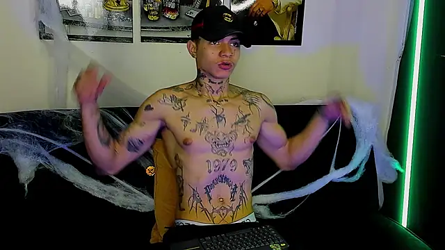 Snapshot of john_mystic chatting on October 21, 2025, 8:09 pm john mystic online show from October 21, 2025, 8:09 pm