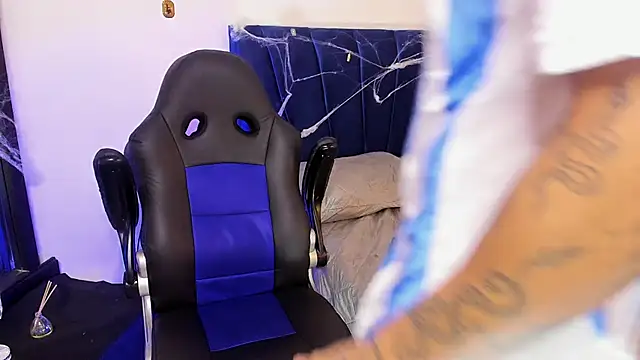 Snapshot of john_mystic chatting on October 30, 2025, 4:36 am john mystic online show from October 30, 2025, 4:36 am