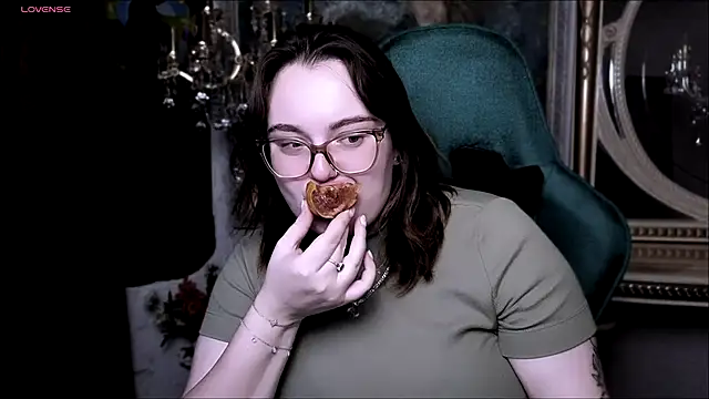 Snapshot of KatrinClark chatting on September 26, 2025, 4:22 pm KatrinClark online show from September 26, 2025, 4:22 pm