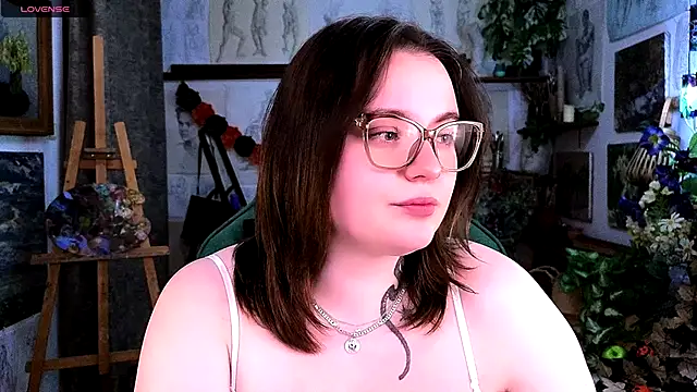 Snapshot of KatrinClark chatting on October 7, 2025, 4:59 pm KatrinClark online show from October 7, 2025, 4:59 pm