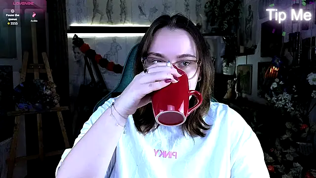 Snapshot of KatrinClark chatting on October 10, 2025, 5:01 pm KatrinClark online show from October 10, 2025, 5:01 pm