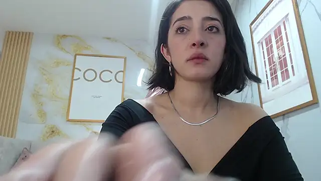 sara lopez s online show from September 25, 2025, 2:10 pm