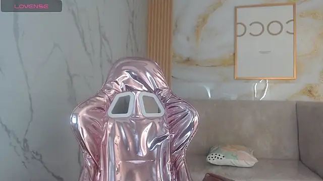 sara lopez s online show from October 29, 2025, 1:30 am