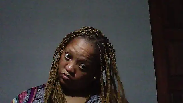 Yellobonepussy online show from September 9, 2025, 3:44 pm