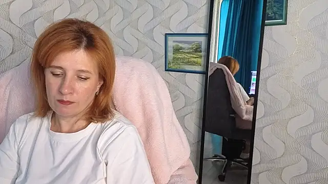 Snapshot of Elannaria chatting on September 8, 2025, 3:33 pm Elannaria online show from September 8, 2025, 3:33 pm