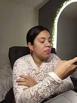 GabyMontenegro online show from November 6, 2025, 12:17 pm