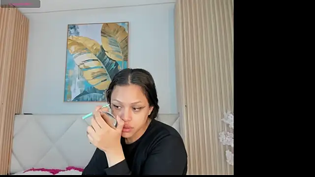 Mila Hank  online show from May 8, 2026, 12:21 pm
