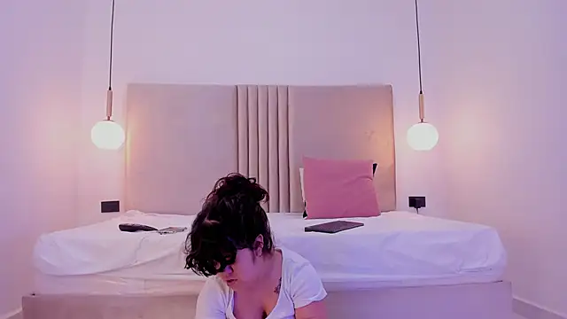 PamelaBonnet mml online show from November 22, 2025, 4:17 pm