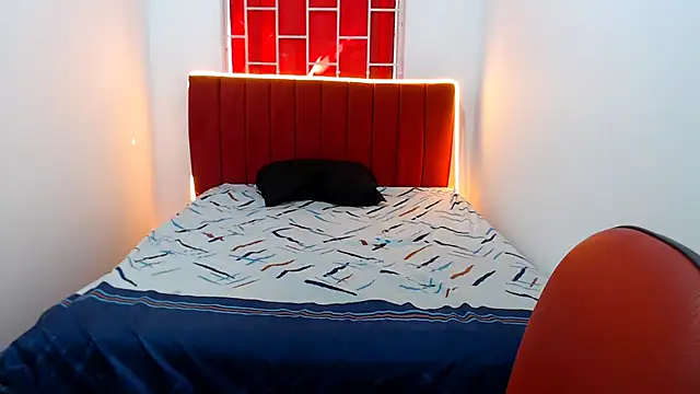 emili veryhot online show from October 9, 2025, 7:12 pm