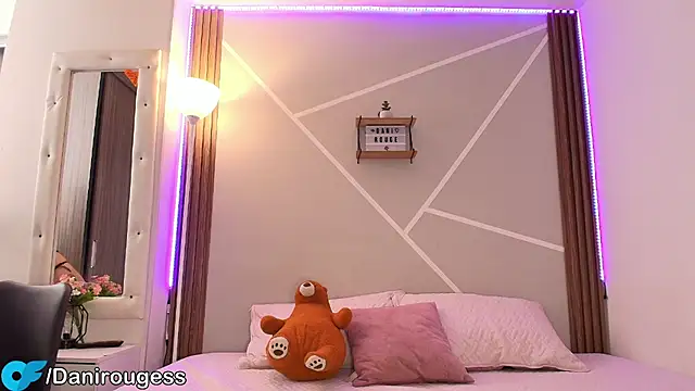 Little ginger online show from September 19, 2025, 12:50 pm