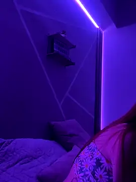 Little ginger online show from September 28, 2025, 3:12 am