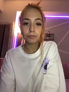 Little ginger online show from October 12, 2025, 10:42 pm