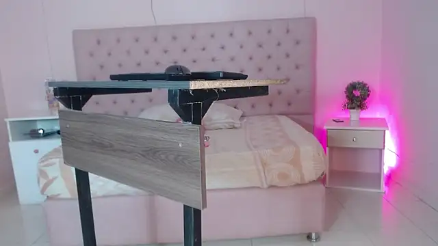 kiity horny  online show from September 25, 2025, 12:53 pm