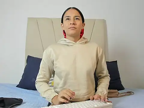 Snapshot of Lady_rossee chatting on September 19, 2025, 6:52 pm Lady rossee online show from September 19, 2025, 6:52 pm