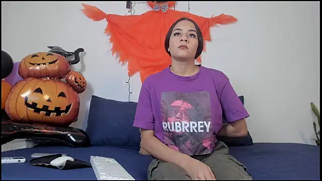 Snapshot of Lady_rossee chatting on October 17, 2025, 1:25 pm Lady rossee online show from October 17, 2025, 1:25 pm