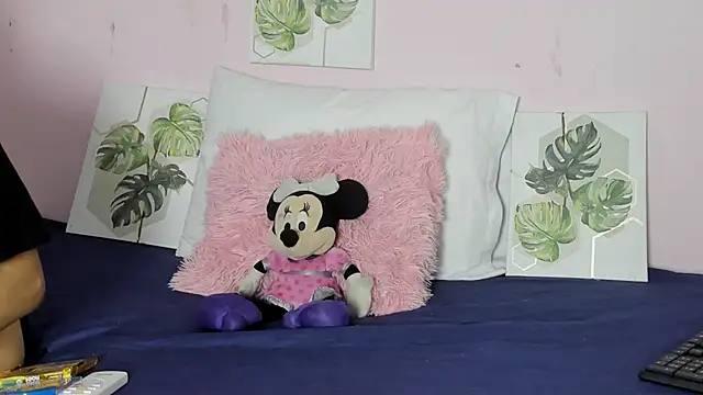 Snapshot of Lady_rossee chatting on November 8, 2025, 1:44 pm Lady rossee online show from November 8, 2025, 1:44 pm