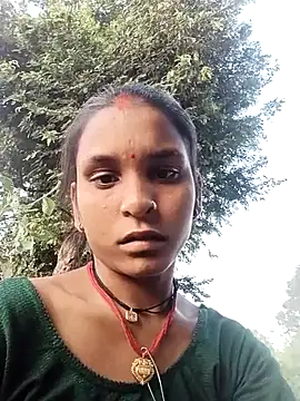 Snapshot of Idhika_Jha chatting on October 9, 2025, 11:30 am Idhika Jha online show from October 9, 2025, 11:30 am