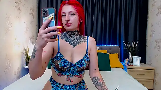 Snapshot of Nina_Blum_ chatting on September 18, 2025, 5:53 am Nina Blum  online show from September 18, 2025, 5:53 am