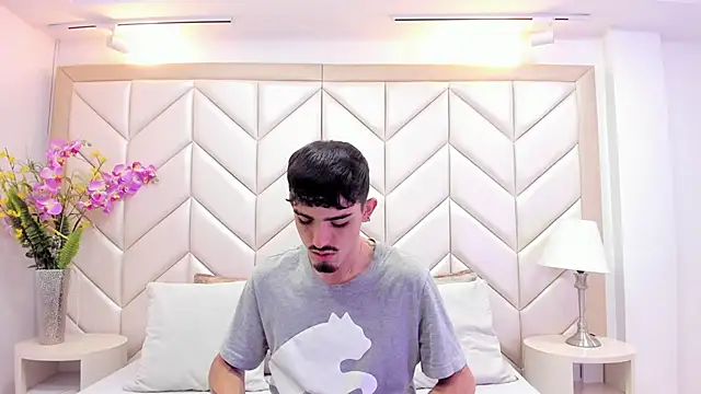 NikoStone  online show from September 20, 2025, 1:50 am