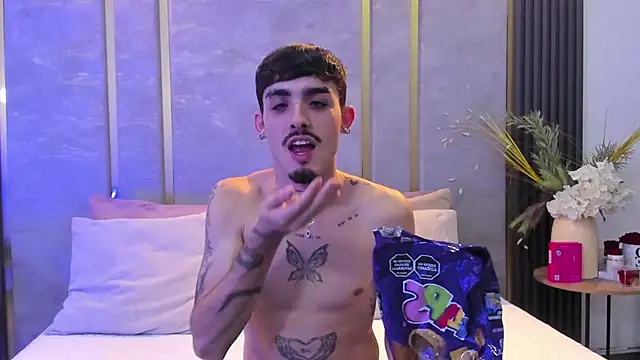 NikoStone  online show from October 3, 2025, 4:31 am