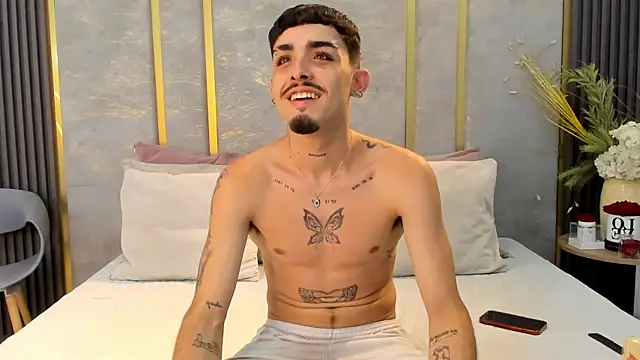 NikoStone  online show from November 6, 2025, 4:13 am