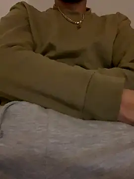 Snapshot of bmwe71 chatting on October 13, 2025, 9:15 pm bmwe71 online show from October 13, 2025, 9:15 pm