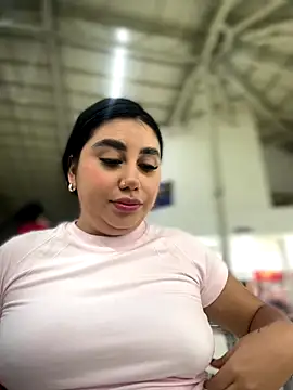 Snapshot of Sophie_Dreamss chatting on September 18, 2025, 9:28 pm Sophie Dreamss online show from September 18, 2025, 9:28 pm